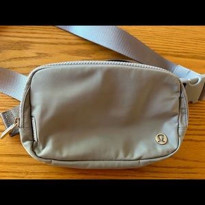 Lululemon belt bag 1L